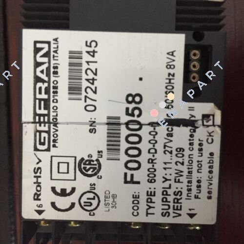 F000058 600-R-D-0-0-0  Controlador de temperatura por microprocessador